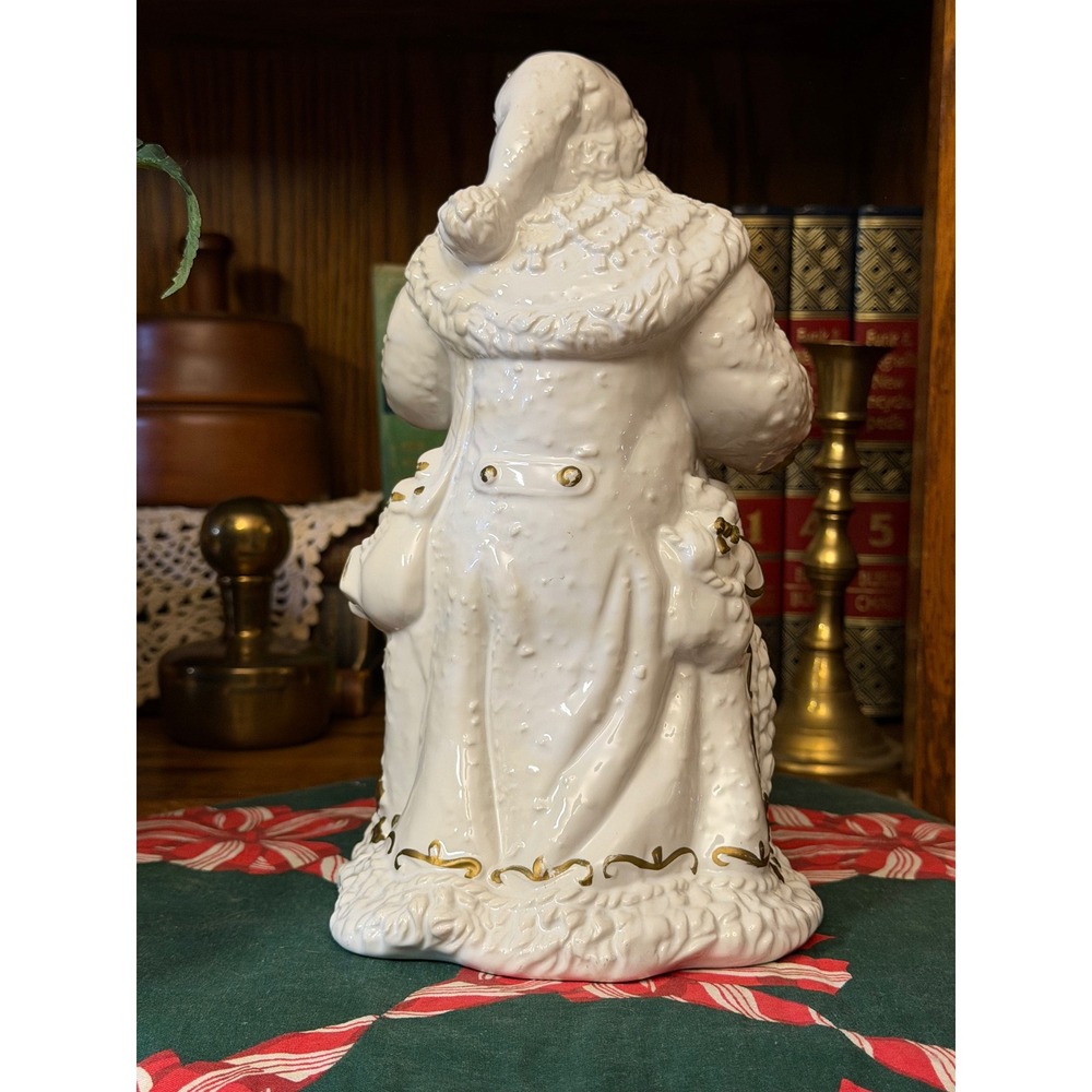 Vintage White and Gold Ceramic Santa Claus Figurine 8.5 Inch Holiday Decor - Picture 4 of 5